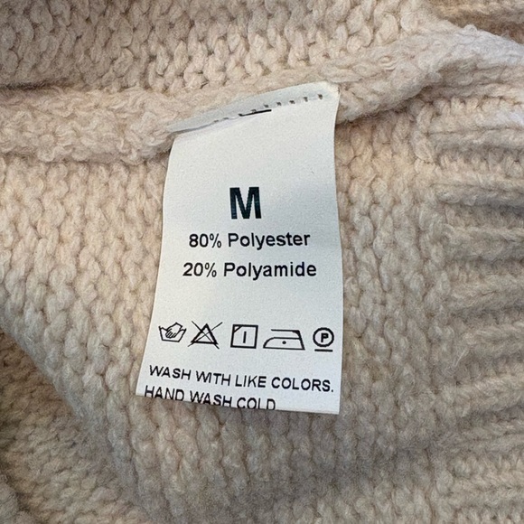 Cream Chunky Knit Sweater Boutique NIP
Size Medium - Picture 6 of 6